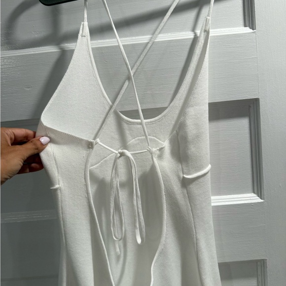 Elegant White Sweater Maxi Dress with Rosette applique - Picture 8 of 9